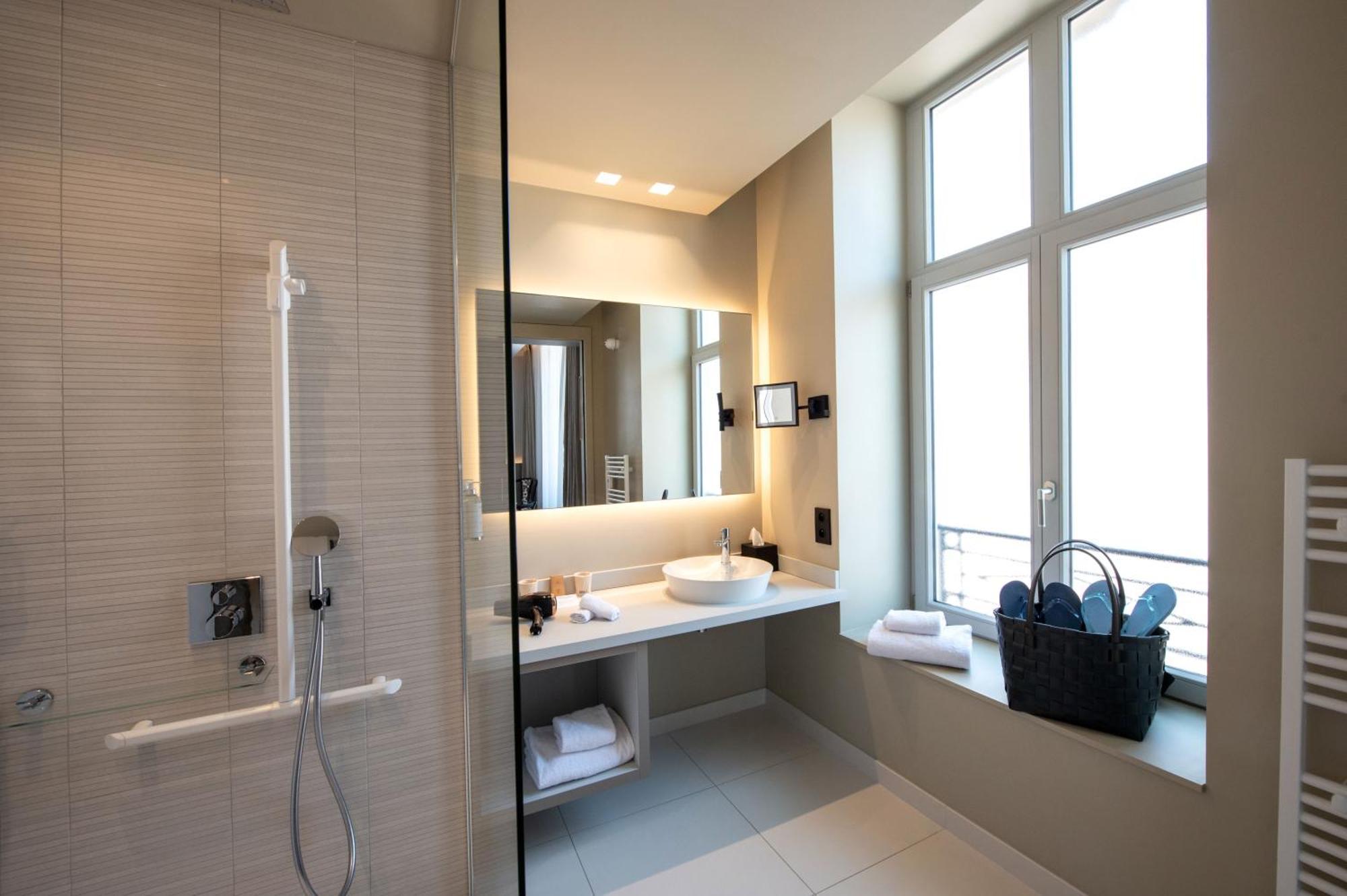 Best Western Premier Le Chapitre Hotel And Spa 勒米尔蒙 外观 照片