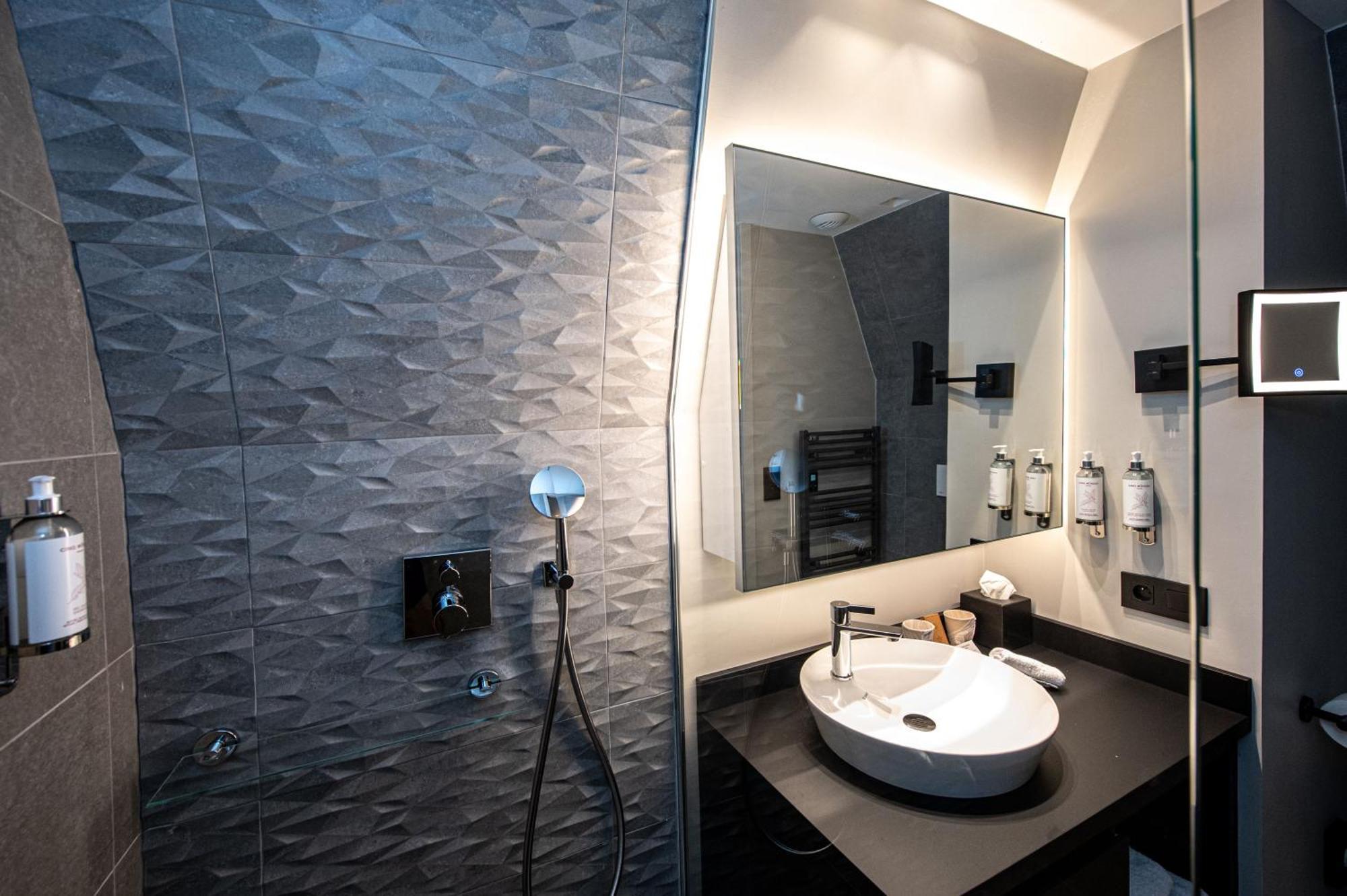 Best Western Premier Le Chapitre Hotel And Spa 勒米尔蒙 外观 照片