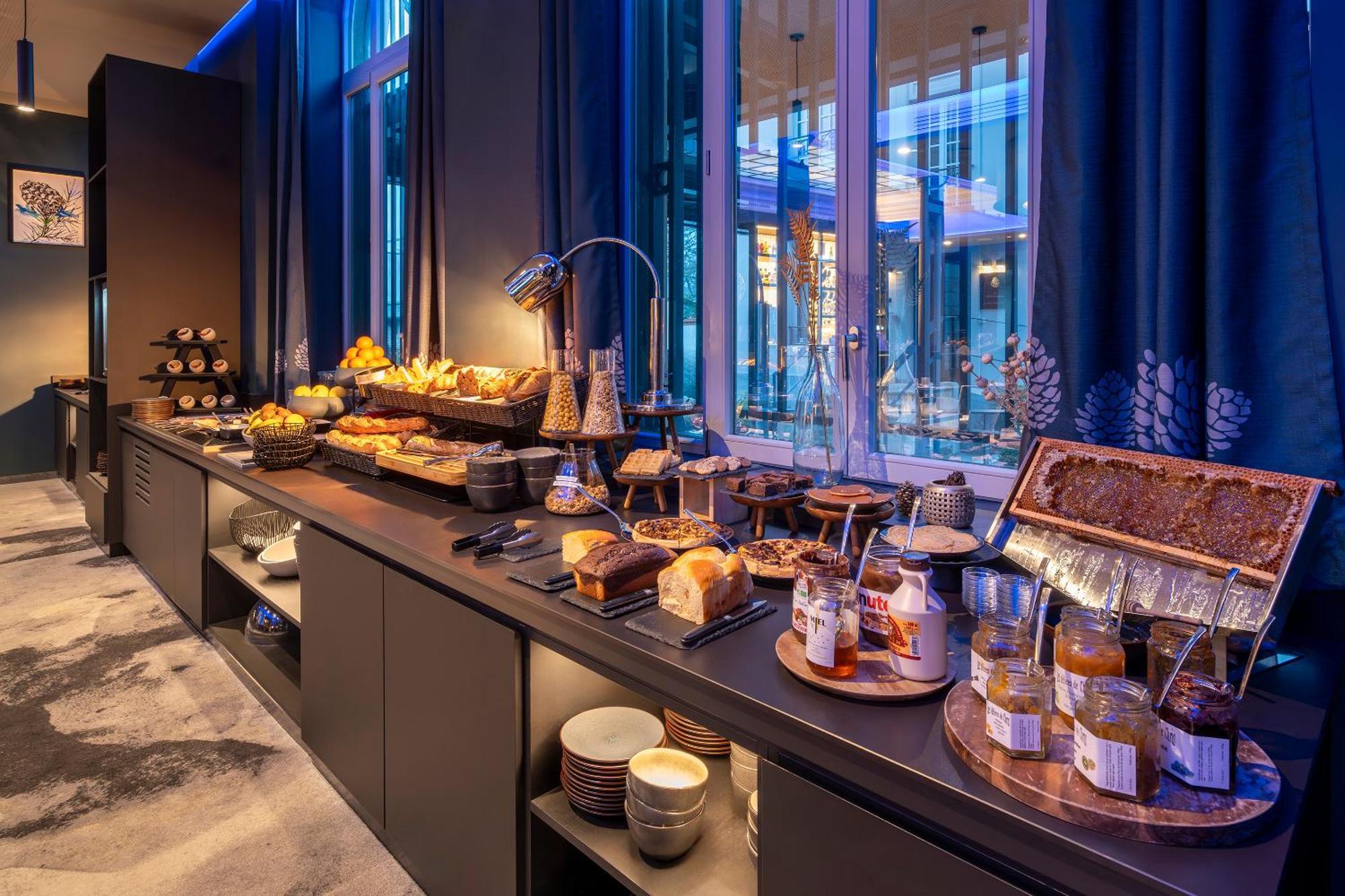 Best Western Premier Le Chapitre Hotel And Spa 勒米尔蒙 外观 照片